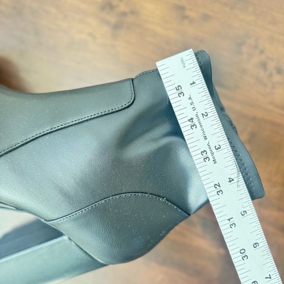 HOUSE OF HARLOW 1960
ANKLE PLATFORM
BOOTS BLACK NEW size 8/5. #2 - Picture 14 of 15